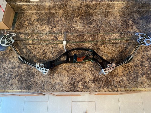 Hoyt hypertec rh with - 60-70#,