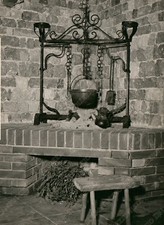 1958 UDINE cucina caminetto friulano Fotografia