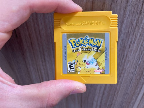 Pokemon yellow pikachu - pokemon, edition