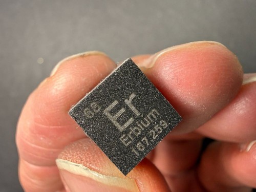 Erbium cubo elementi - erbium,, elementi,