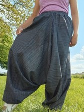 Pantaloni neri tailandesi