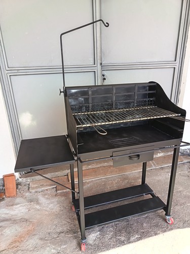 Barbecue carbonella in - a,