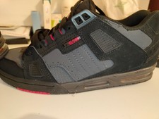 GLOBE Sabre Phantom Red