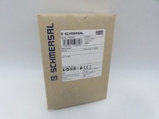 SCHMERSAL Relè di sicurezza SRB-E-301MC-24V (6658Z)