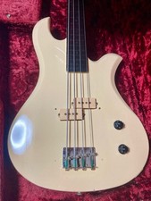 Basso Elettrico B.C.RICH N.J
