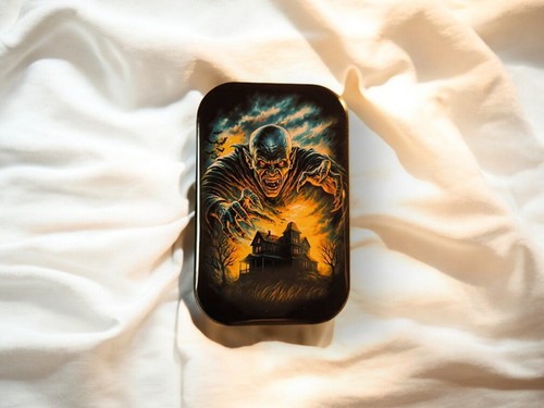 Vampiro sopra casa - , •