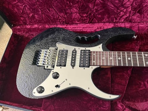 Chitarra elettrica firmata