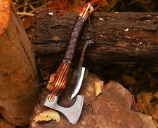 Ascia vichinga con testa di