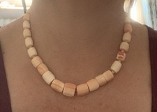 Collana Vintage In Conchiglia Corallo Antico.