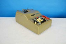 CALCOLATRICE ELETTROMECCANICA DIVISUMMA 14  - ETTORE SOTTSASS PER OLIVETTI