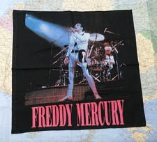 FREDDIE MERCURY  On Stage 