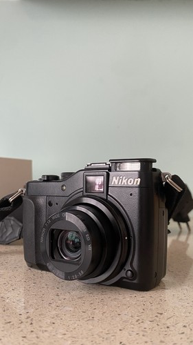 Nikon coolpix p7000 - nikon,