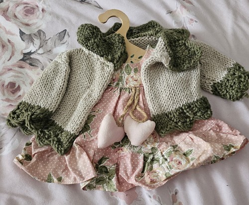 Abito cardigan per bambola - e,