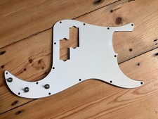 Squier By Fender Precision