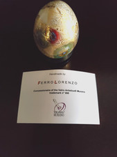UOVO DECORATIVO IN VETRO DI