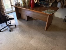 Tavolo in noce da studio