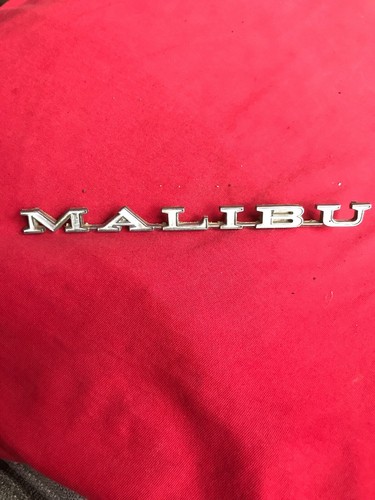 Emblema parafango chevy malibu - parafango,