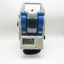 Stazione totale Stonex R2+ nuova con azionamenti ad attrito infiniti e chiave trigger