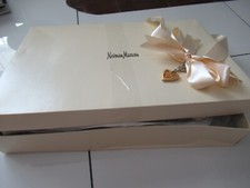 NEIMAN MARCUS FANCY LARGE Gift