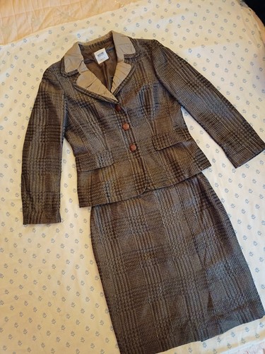 Moschino cheap and chic - cheap,