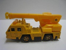 Camion gru diesel Nissan 709