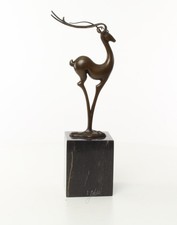 scultura in bronzo di antilope