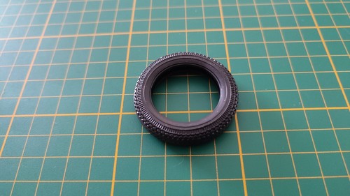 Pneu seul pièce miniature