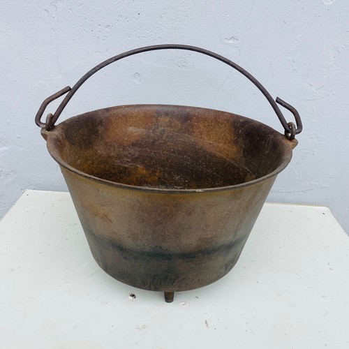 Paiolo pentola in ghisa - /,