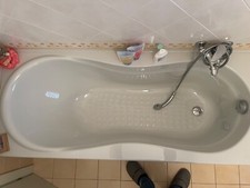 Vasca da bagno Teuco in vetroresina. Dimensioni 170 x 70 cm.