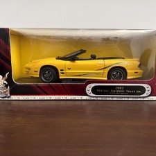 Pontiac Trans Am 2002 Giallo Strada Firma Edizione da Collezione 1/18