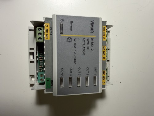 Attuatore con uscite - 4, relè