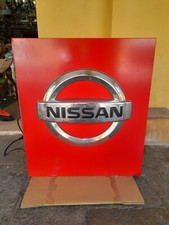 Insegna luminosa bifacciale "NISSAN" - di grandi dimenioni