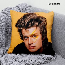 Cuscino Joe Keery lusso