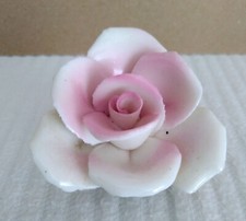 Rosa con foglie in porcellana- timbro Capodimonte- anni '60