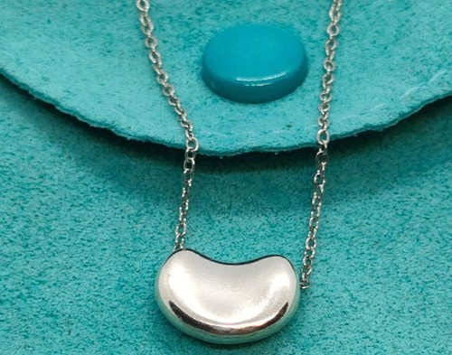 Collana con ciondolo - , in