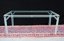 Grande tavolo di design con piano in cristallo e base in ferro - Anni '70