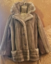 Pelliccia sintetica marrone