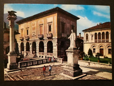 Feltre (Belluno). Piazza Maggiore.