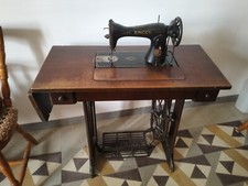 ANTICA MACCHINA DA CUCIRE SINGER BASE IN GHISA D'EPOCA