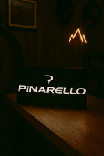 Scatola luminosa logo