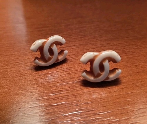 Chanel resin cream - resin,