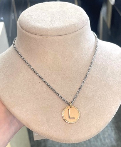 Collana con ciondolo iniziale