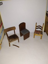 3 vecchie sedie-intorno al
