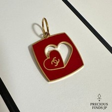 CHANEL 2026 Charms San