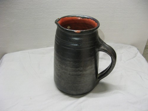 Très joli pot - type, cruche