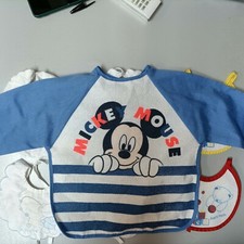 Bavette Neonato 4 in stoffa ricamata più 4 in spugna/gomma più una camicia bavet