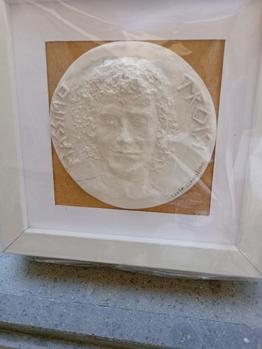 Medaglione gesso dedicato a - dedicato,