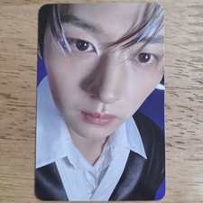 Lee Know cartolina fotografica