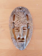 Maschera tribale in pietra