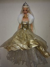 BARBIE doll HAPPY HOLIDAY CELEBRATION magia delle feste MATTEL 2000